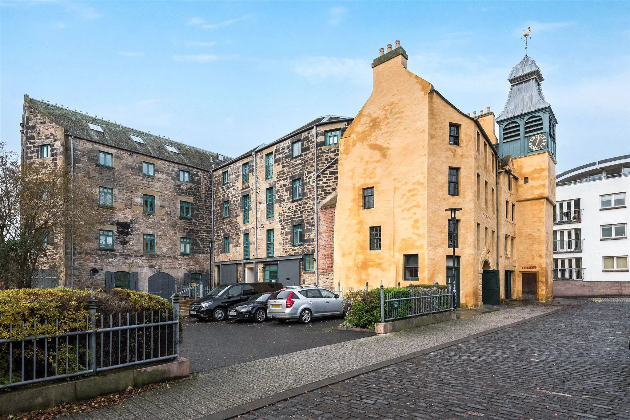 Flat Quayside Street in City of Edinburgh