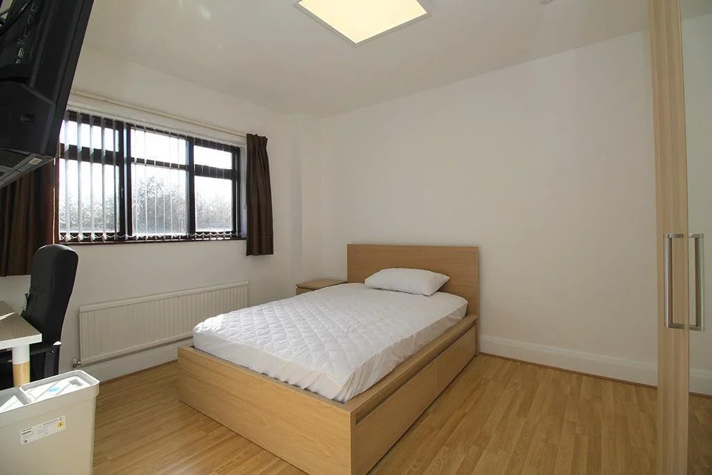 Room Forest Road in Charnwood