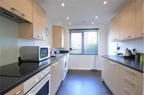 Room Vimy Drive in Dartford