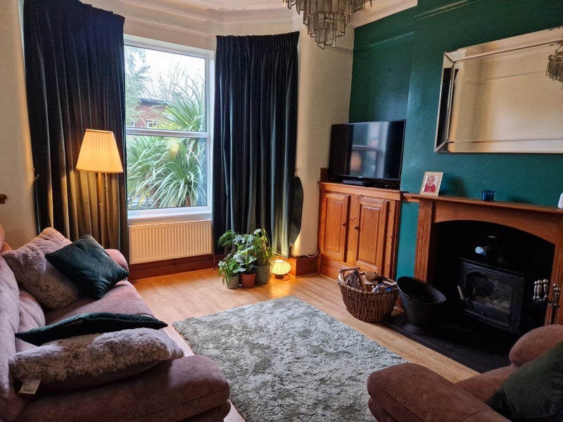 Room Clare Road in Manchester