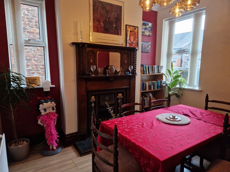 Room Clare Road in Manchester
