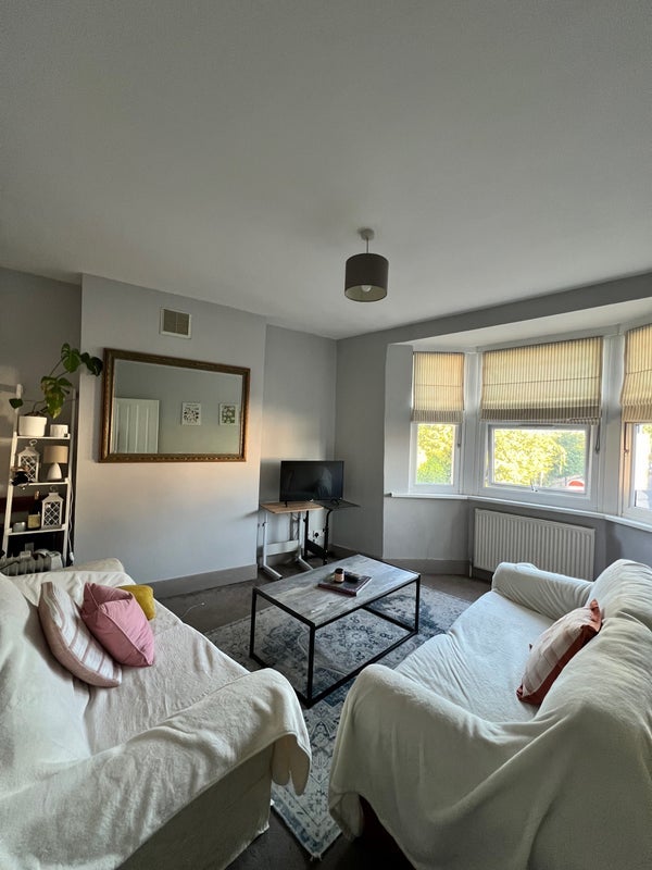 Room Trewint Street in Greater London