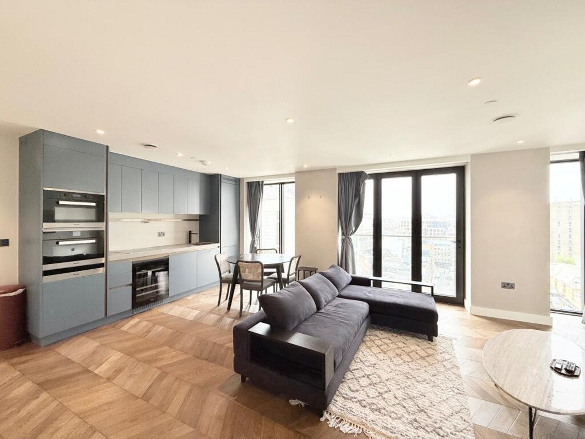 Flat Newton Street in London