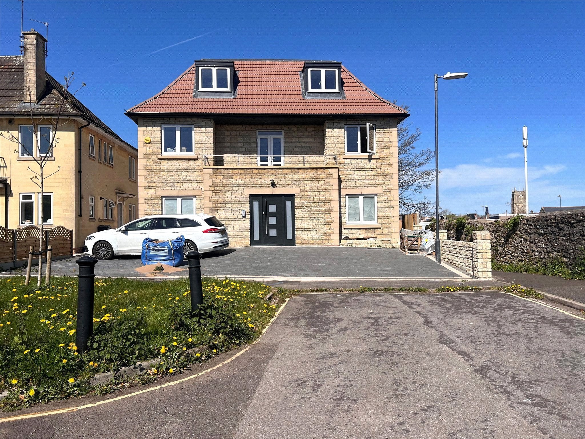 Flat Mayfields in Keynsham