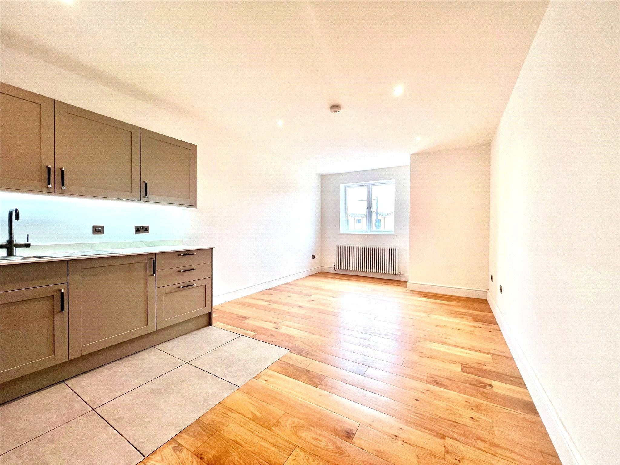 Flat Mayfields in Keynsham