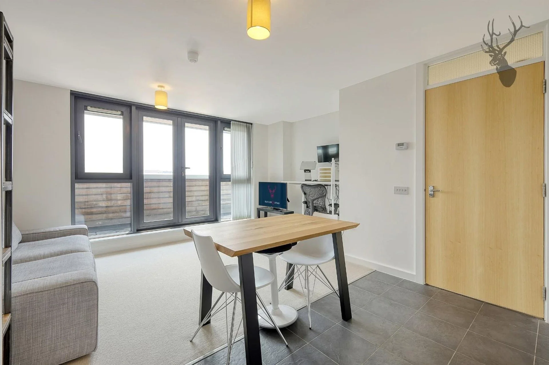 Flat Court Yard in Greater London
