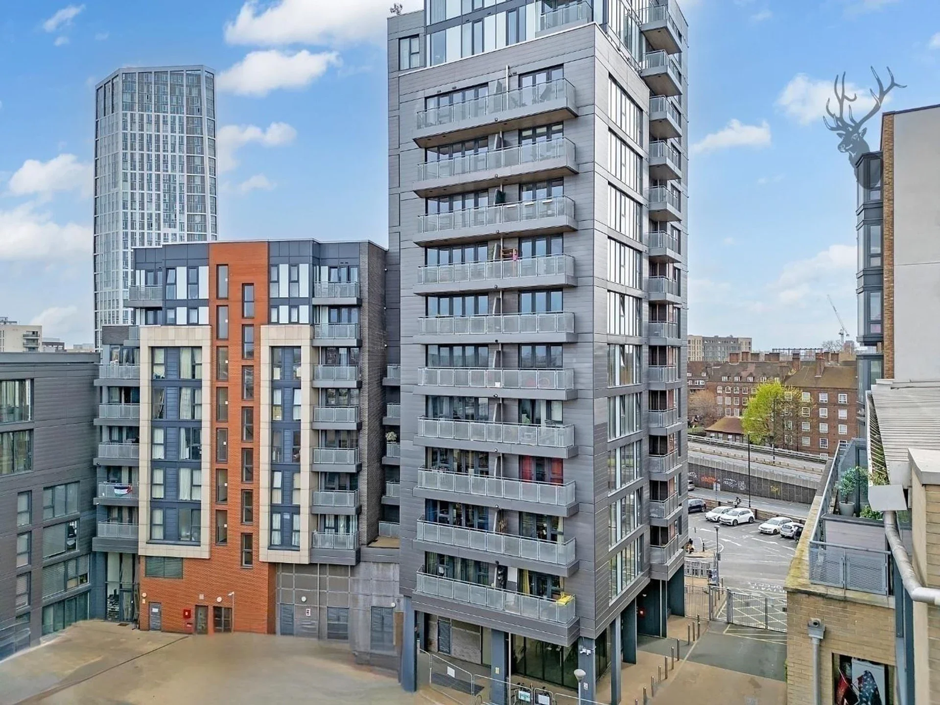 Flat Court Yard in Greater London