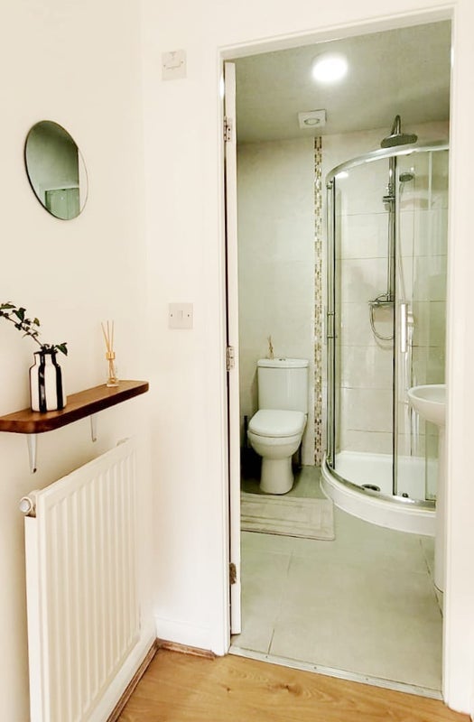 Room Furlong Road in Coventry