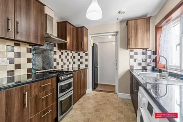House Chase Side in Greater London
