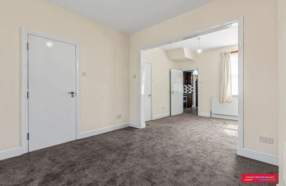 House Chase Side in Greater London