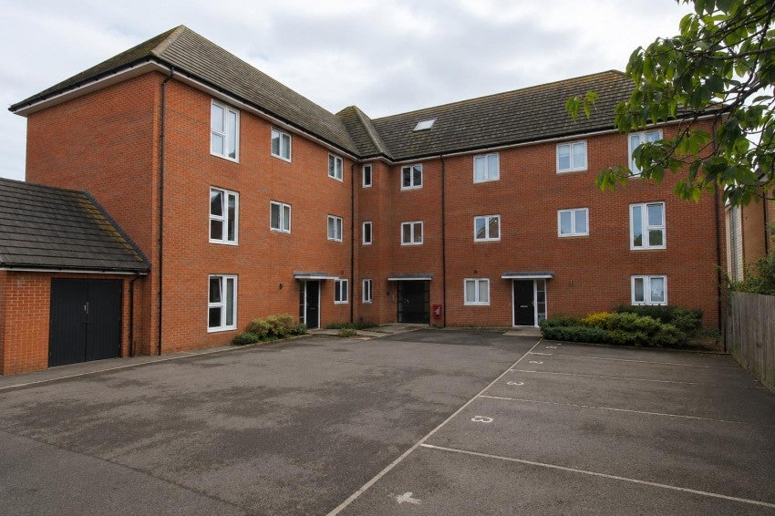 Flat Chapman Avenue in Peterborough