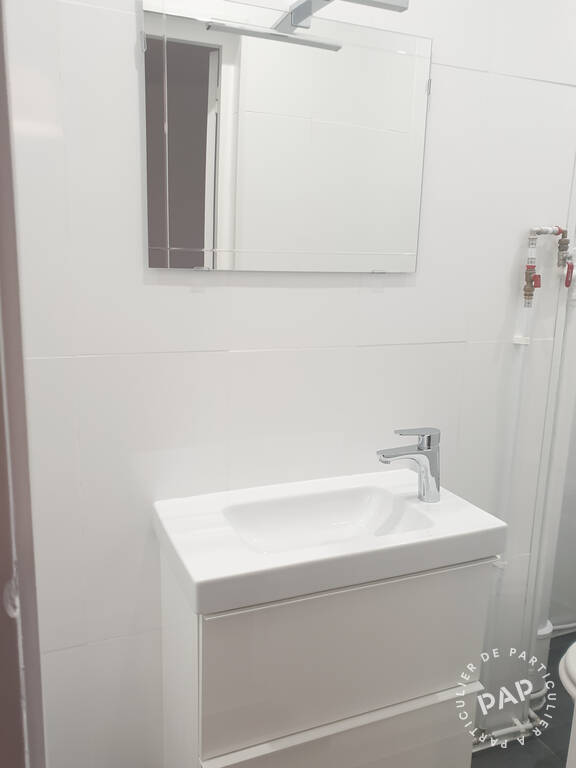 Flat Rue Antoinette Fouque in Paris