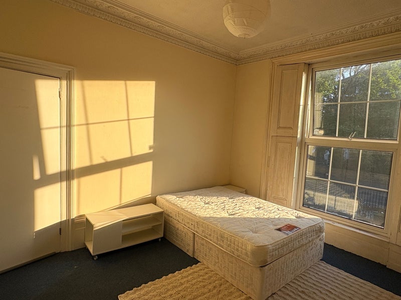 Flat Thane Villas in Greater London