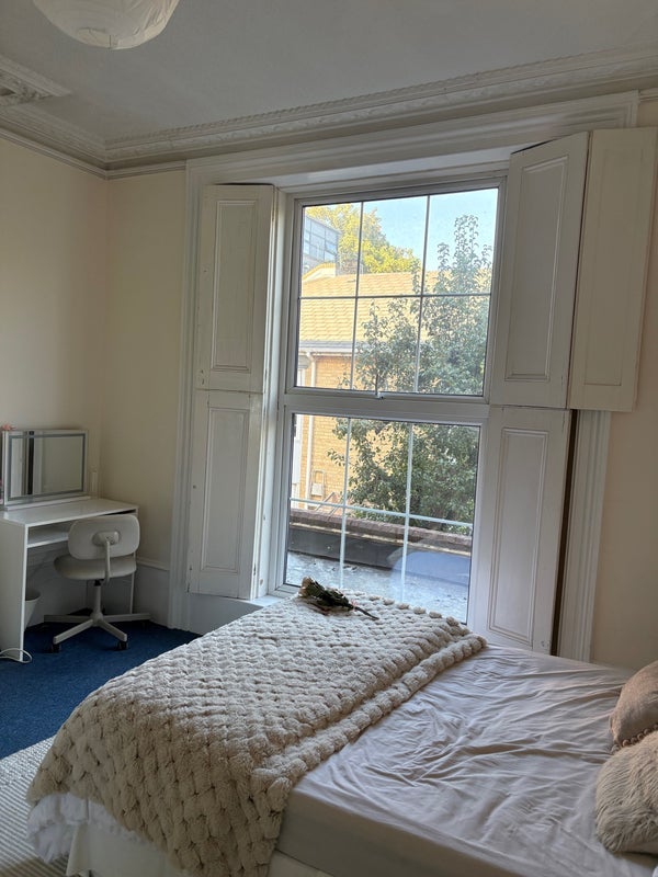 Flat Thane Villas in Greater London