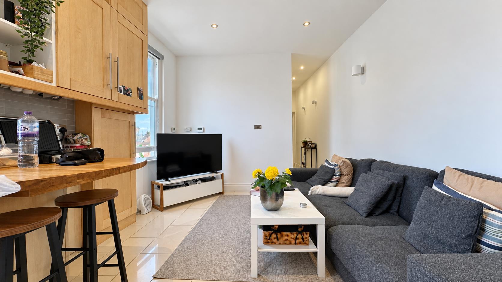 Flat Berrymede Road in Greater London