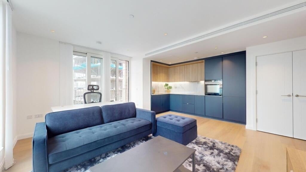 Flat Kennington Lane in Greater London