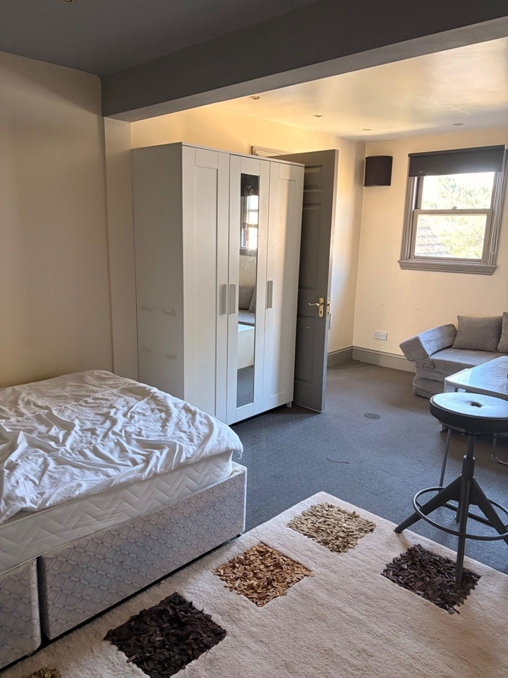Flat Madeley Road in Greater London