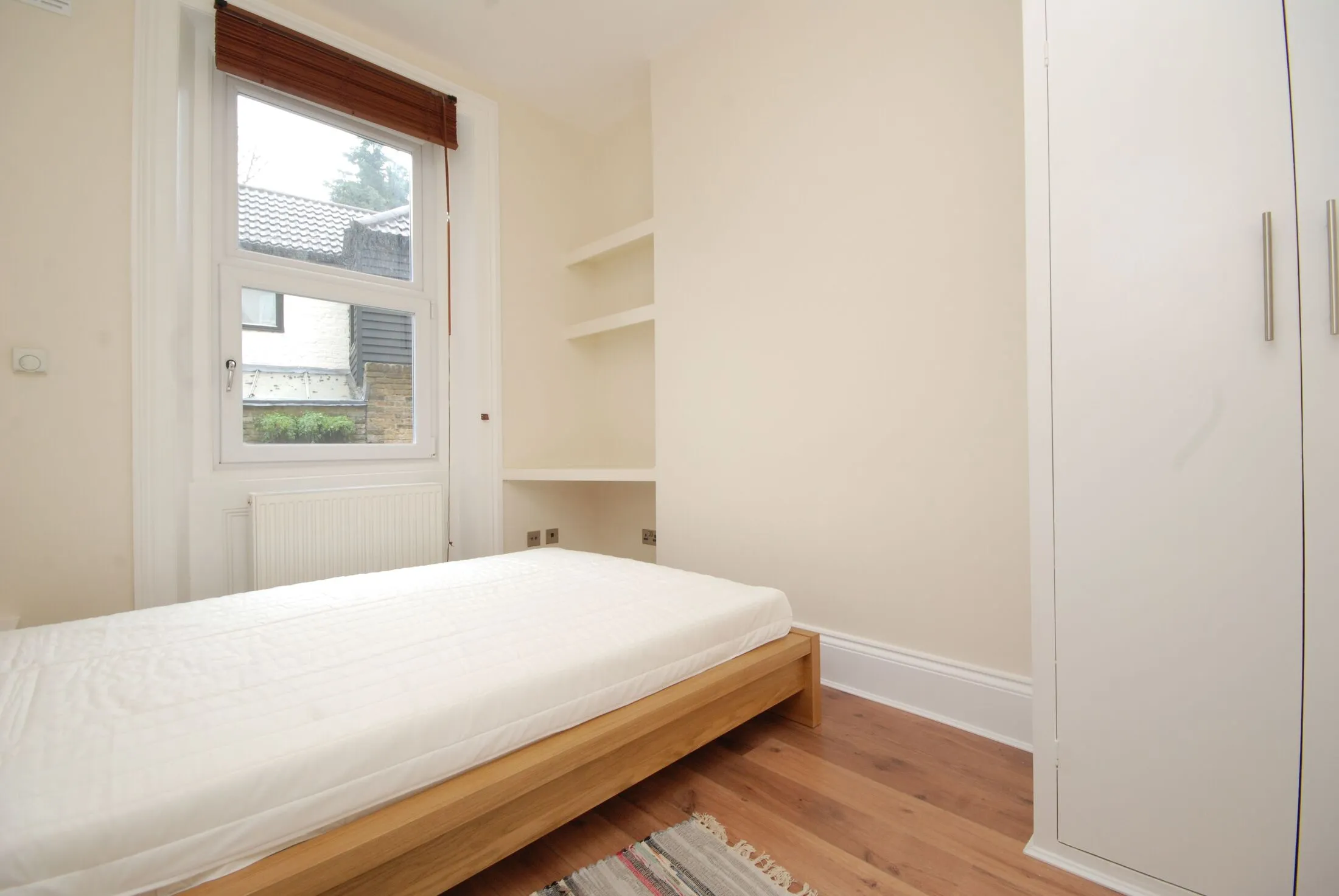 Flat Gayton Road in Greater London