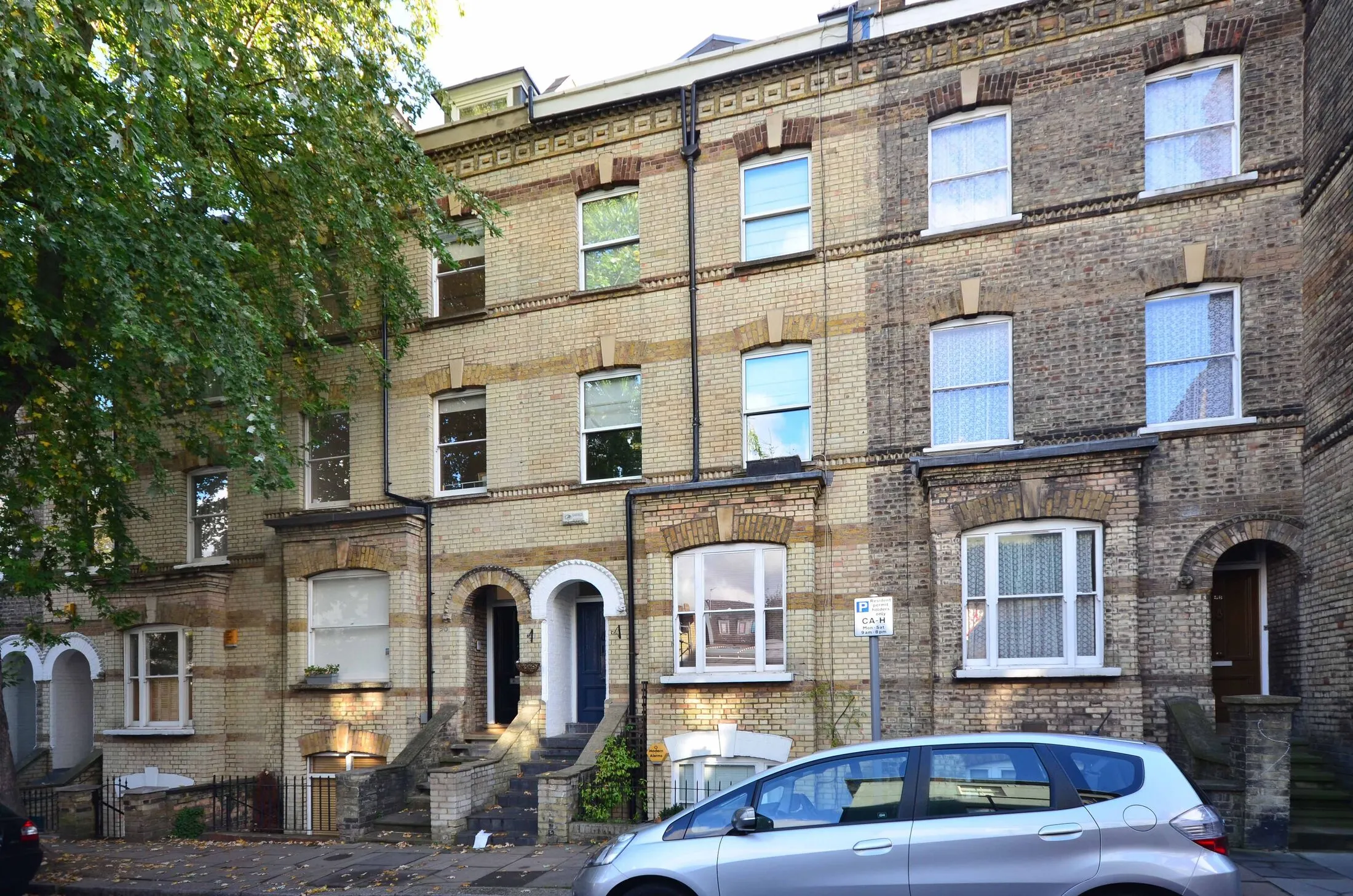 Flat Gayton Road in Greater London
