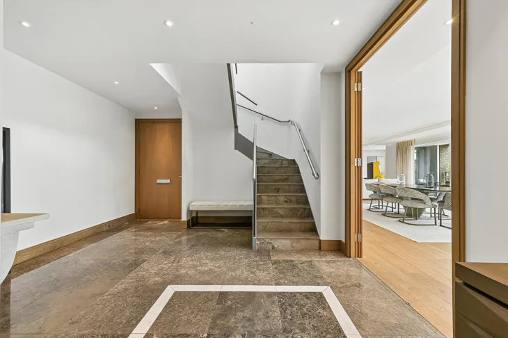 Flat Park Street in Greater London