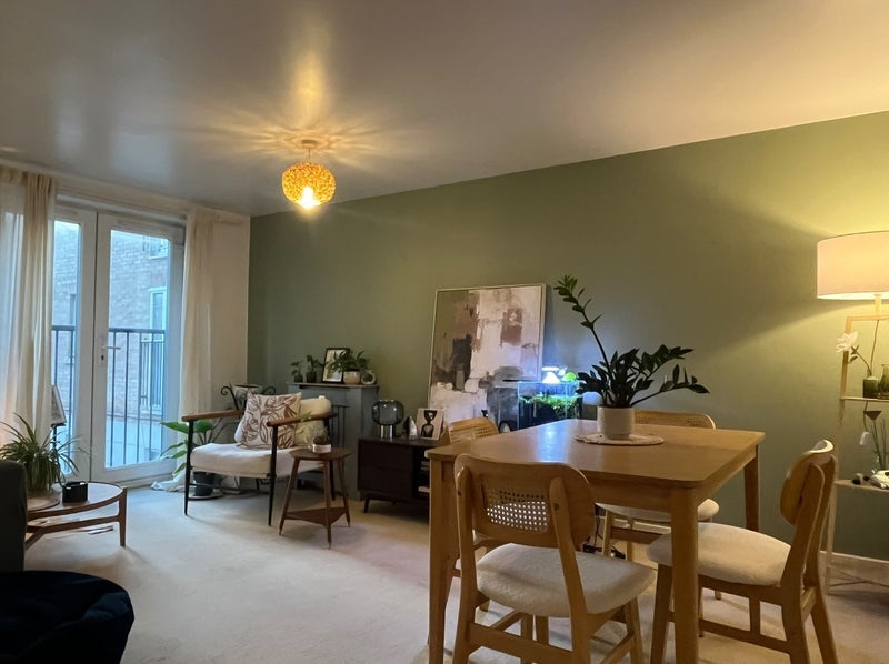 Room Armstrong Road in Greater London