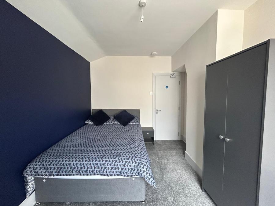Room Walliker Street in Hull