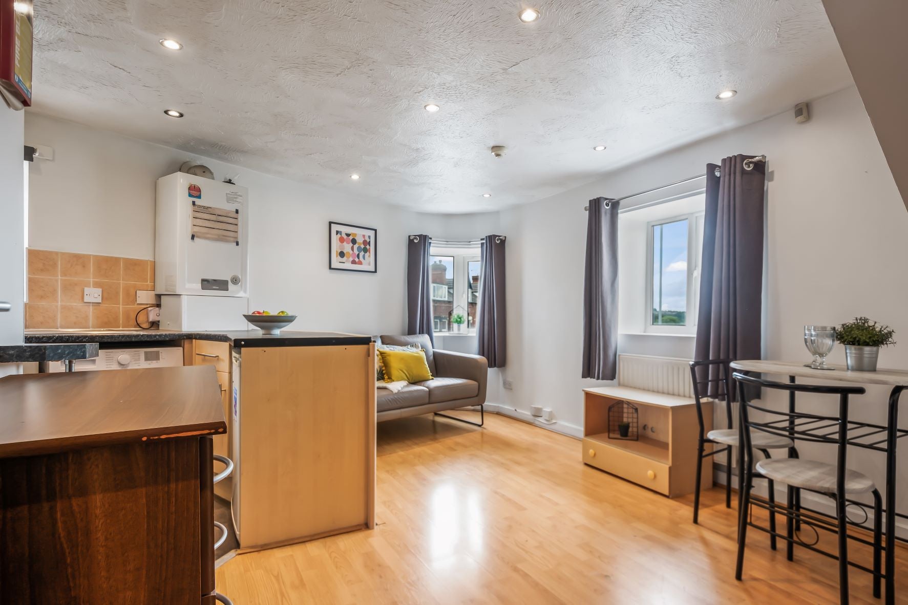 Flat Rosebank Road in Leeds