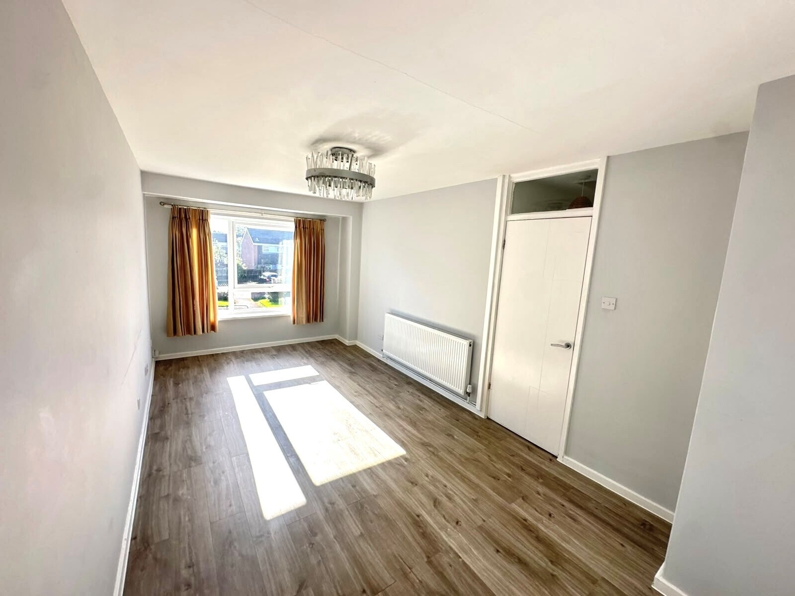 Flat Heygarth Road in Eastham Village