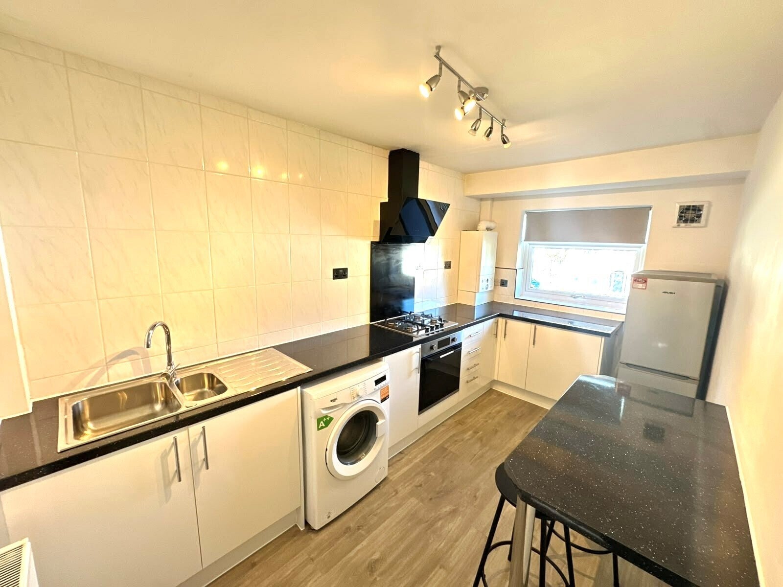 Flat Heygarth Road in Eastham Village