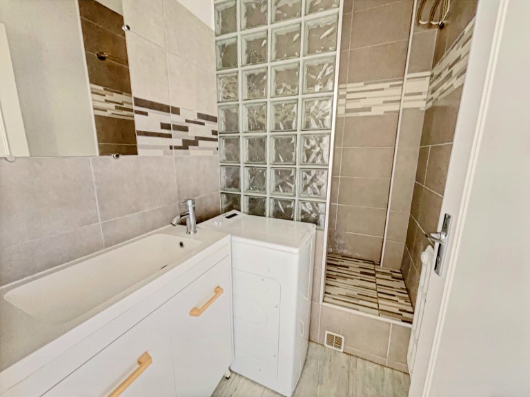 Flat Route de Saint-Symphorien d'Ozon in Saint-Priest