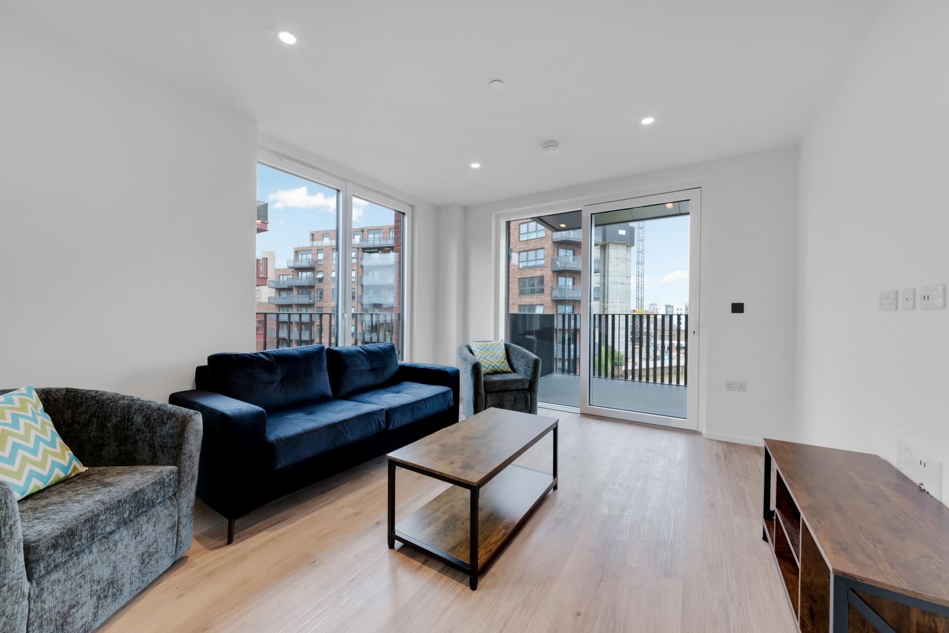 Flat Hemlock Street in Greater London