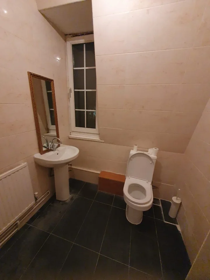 Room Twine Court in Greater London