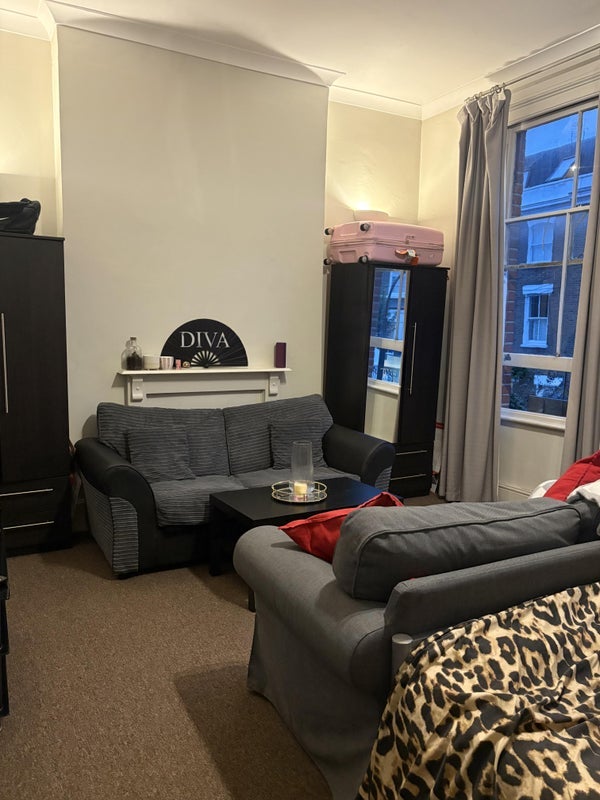 Room Kilmarsh Road in Greater London