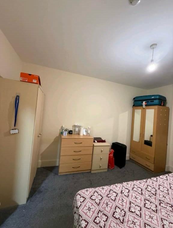 Room Langleys Road in Birmingham