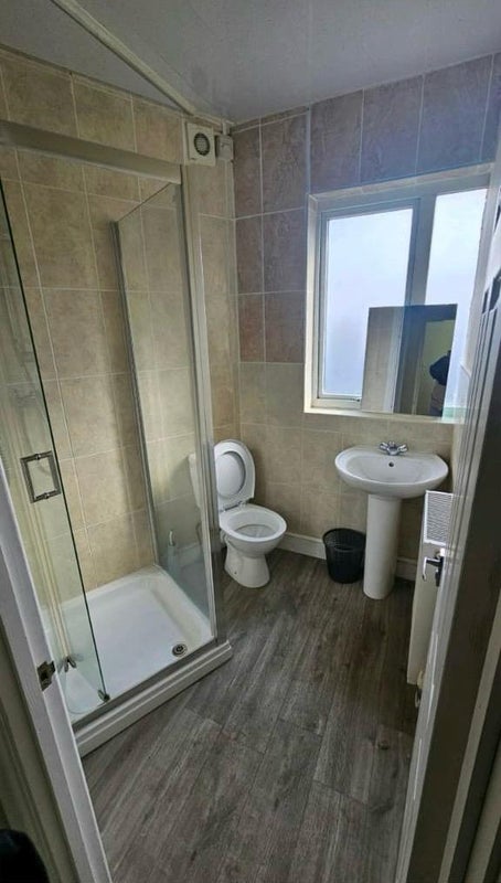 Room Langleys Road in Birmingham