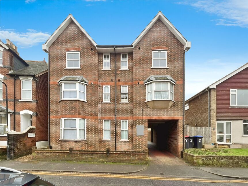 Flat Gordon Road in Canterbury