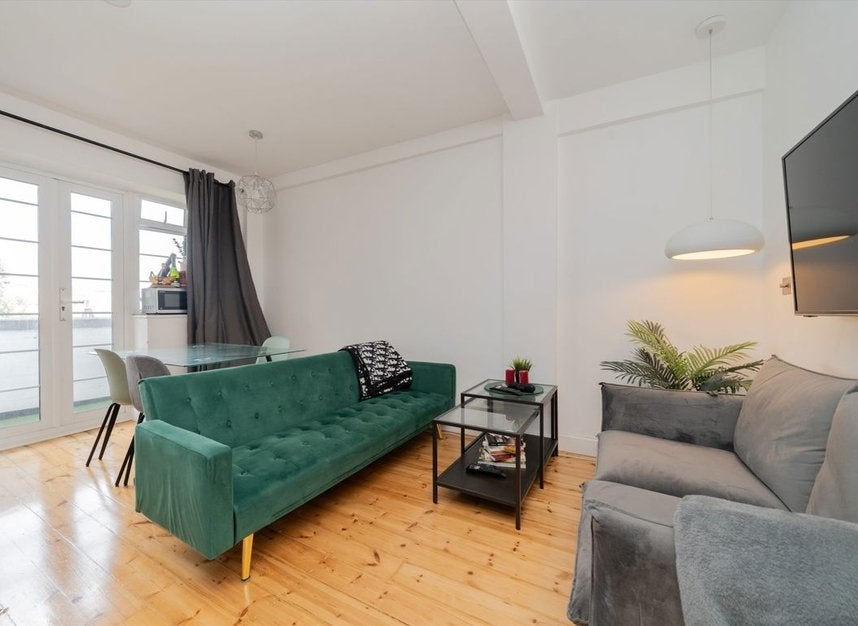 Flat Edith Villas in Greater London