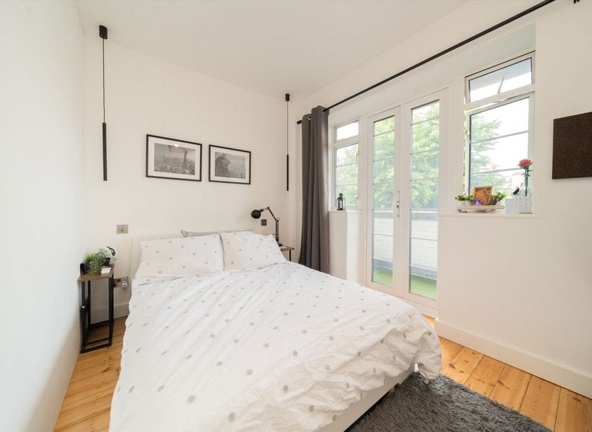 Flat Edith Villas in Greater London
