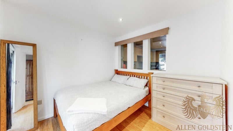 Room Coverley Close in Greater London