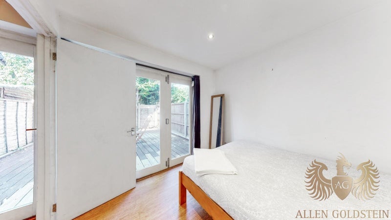 Room Coverley Close in Greater London