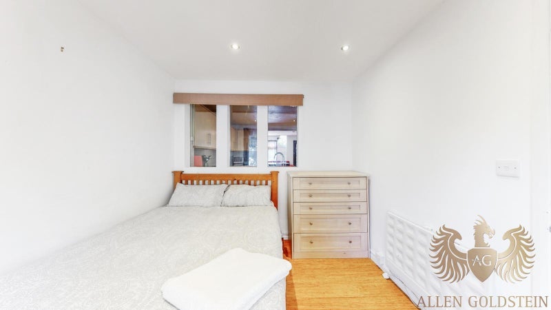 Room Coverley Close in Greater London