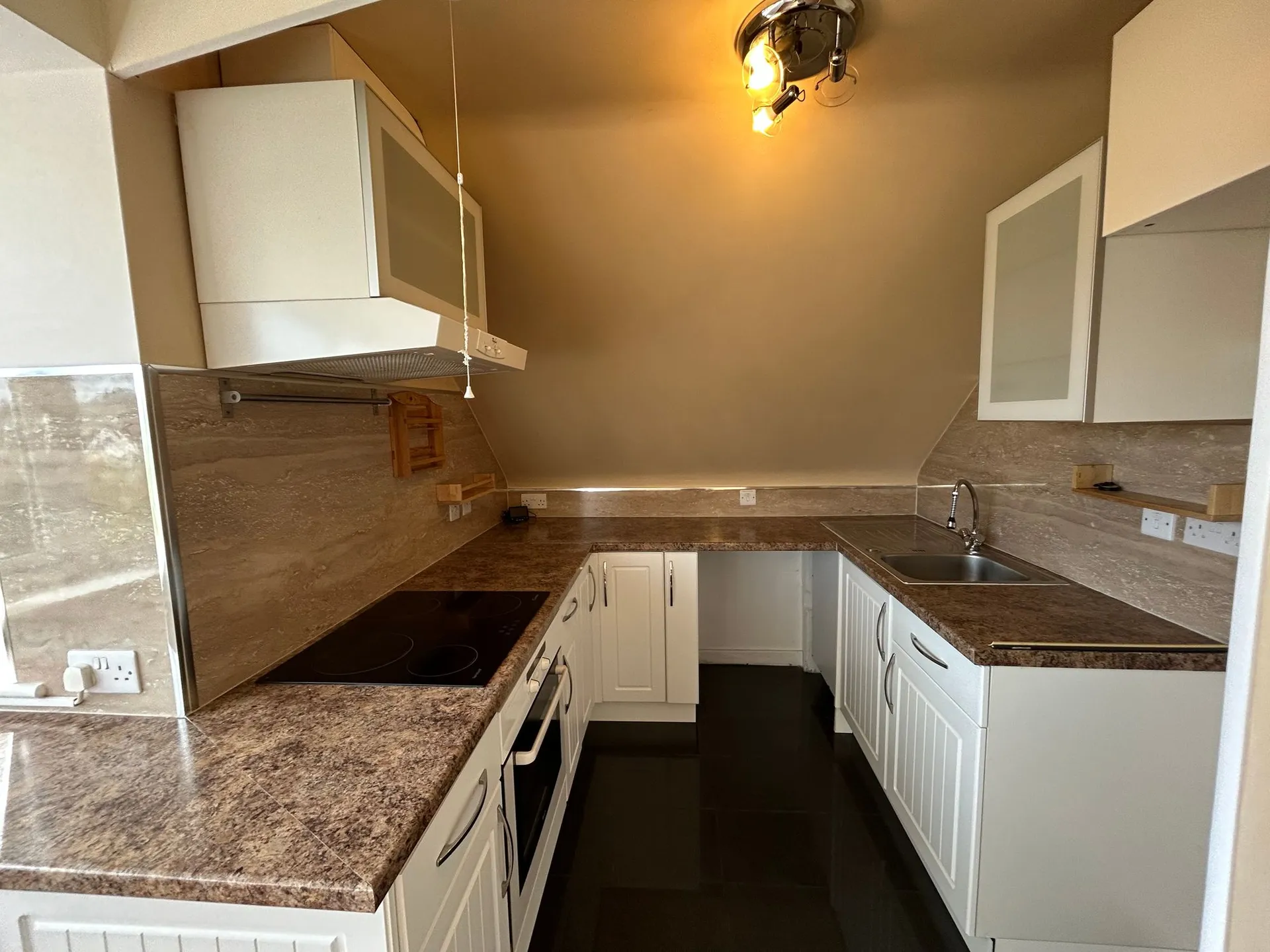 Flat Aldermoor Lane in Coventry