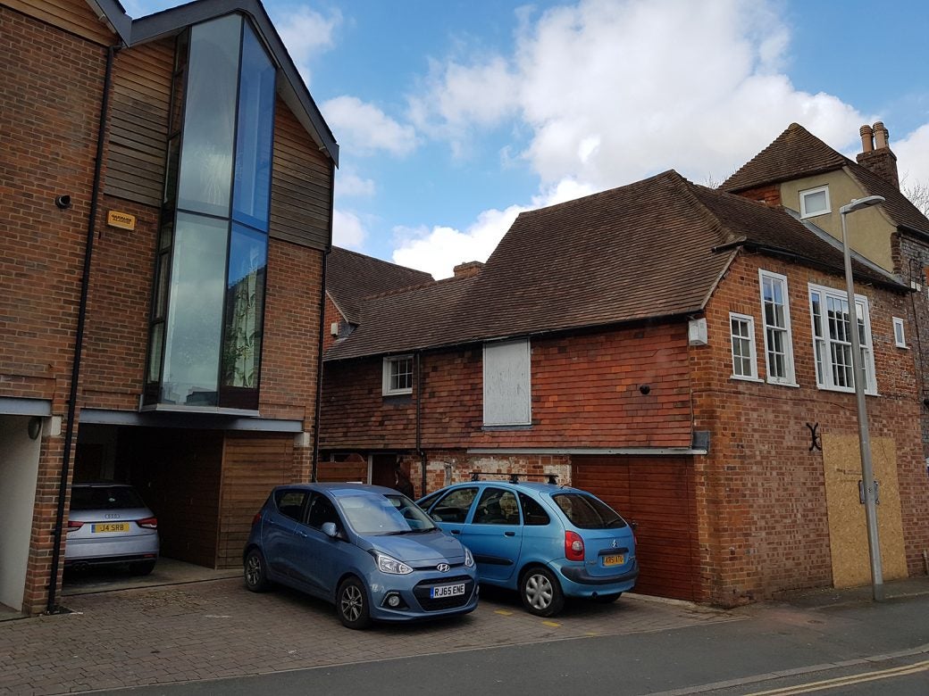 Flat Oddfellows Road in Newbury