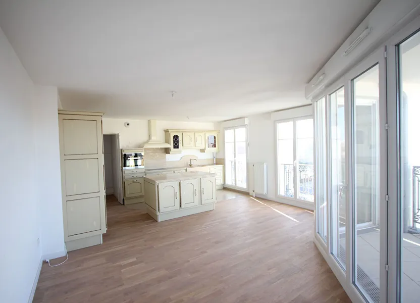 Flat Rue Claude Nicolas Ledoux in Le Plessis-Robinson