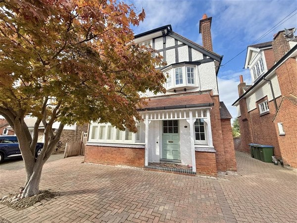House Westville Road in Elmbridge