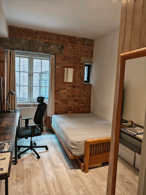 Room The Highway in Greater London