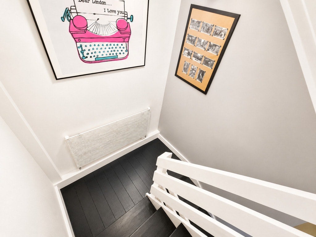 Room Bacon Street in Greater London