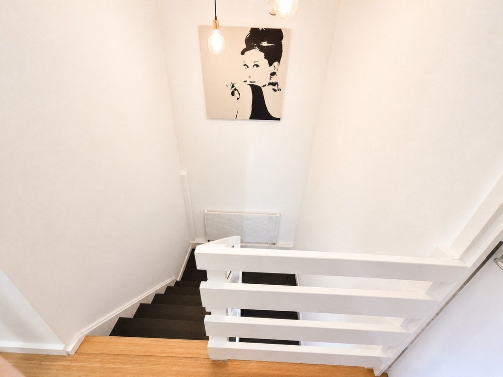 Room Bacon Street in Greater London