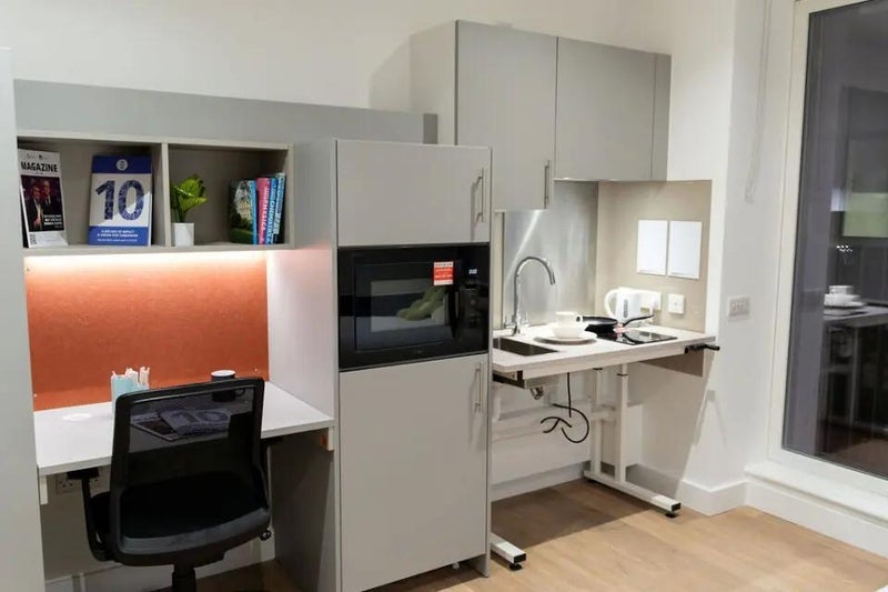 Room Kennington Lane in Greater London