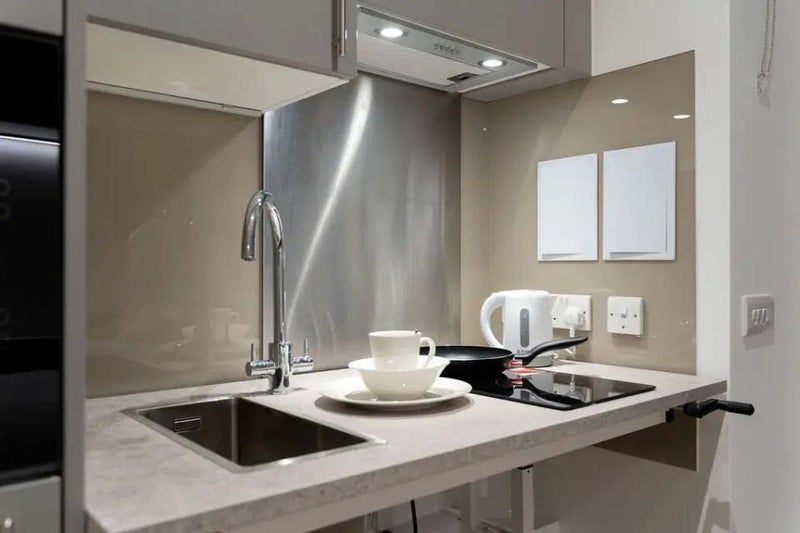 Room Kennington Lane in Greater London